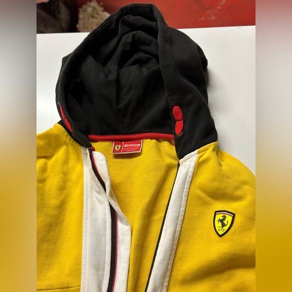 Kids Ferrari Yellow Jacket Size 11/12 New - Picture 5 of 13